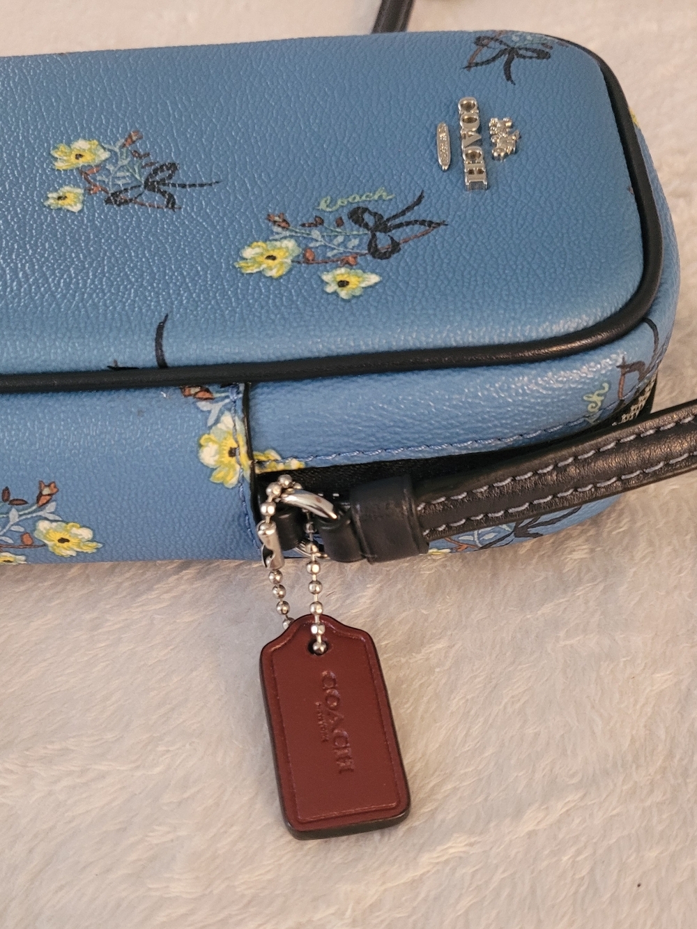 Coach Phone Crossbody - Picture 4 of 9